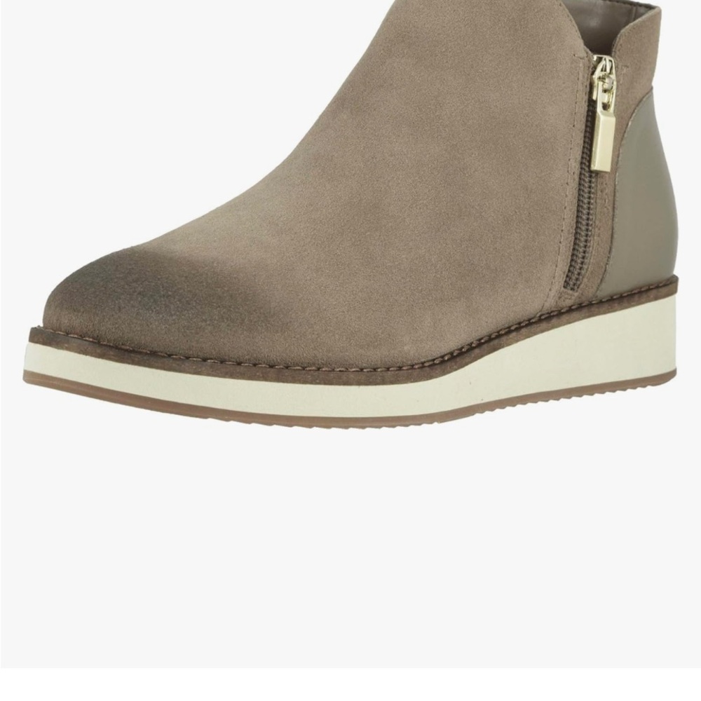 Softwalk taupe ankle bootie